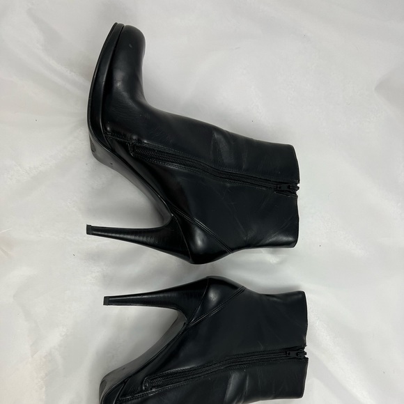 Black Nine West Ankle Boots Size 9 - Picture 6 of 11